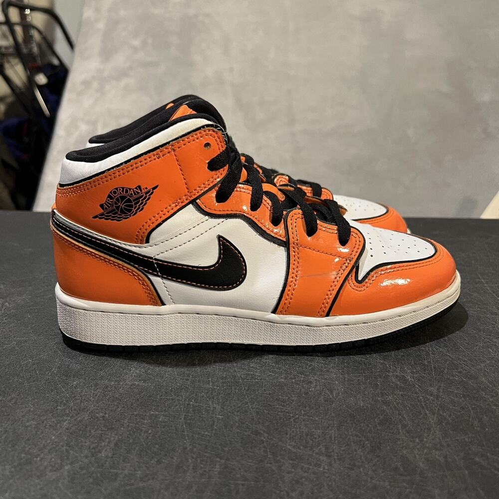Air Jordan 1 Mid Shoes Youth Size 5.5Y Turf Orange White Sneakers BQ6931-802